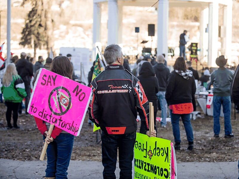 mask protest canada