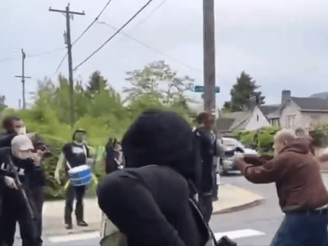 Click to enlarge portland vet attacked by demonstrators