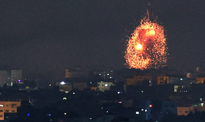 Click to enlarge Bomb Explosion Gaza