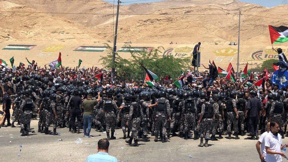 jordanian protestor west bank border