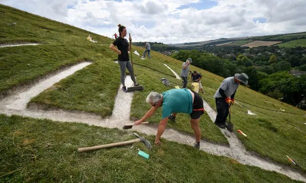 Click to enlarge Cerne Giant