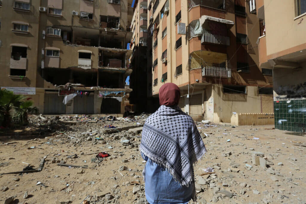 Click to enlarge bombed house gaza