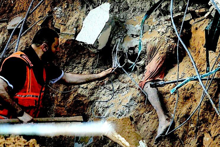 Click to enlarge Beit Lahia dead person rubble