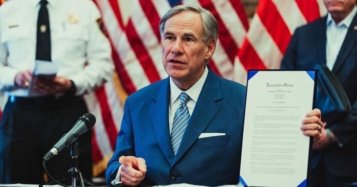 El gobernador Greg Abbott emite una orden ejecutiva. 29 de marzo de 2020
