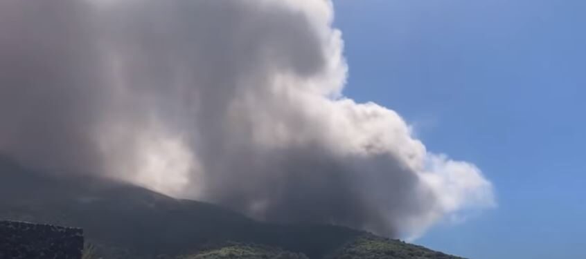 Click to enlarge Mount Stromboli eruption