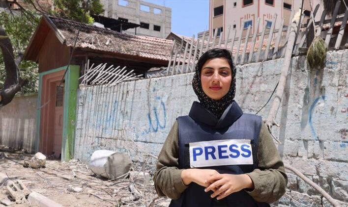 Click to enlarge palestinian reporter gaza Ruba Shabit