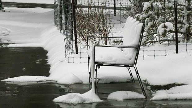 Click to enlarge Snow in Waterton, Alberta on May 21