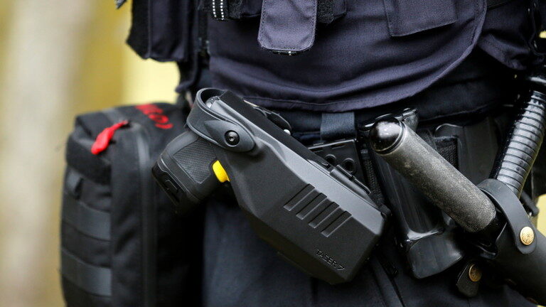 Click to enlarge police german
