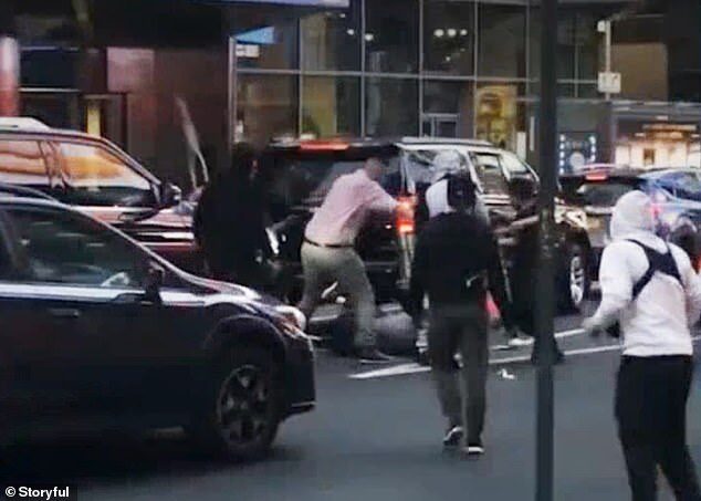 Click to enlarge jewish man attacked times square