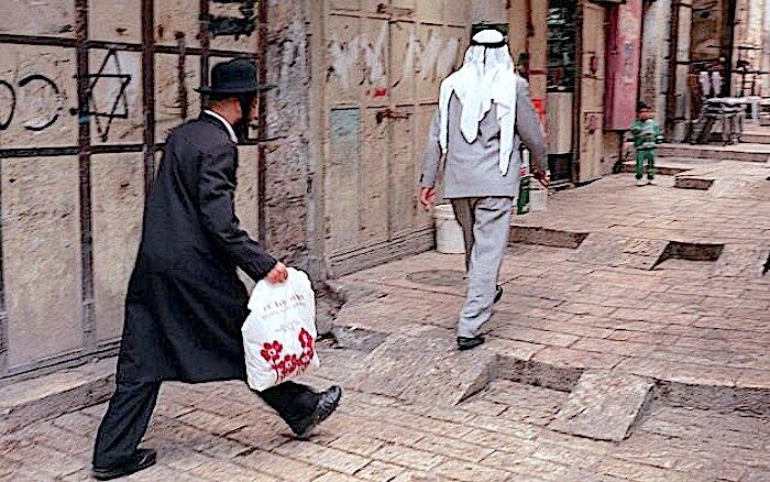 2 men israel