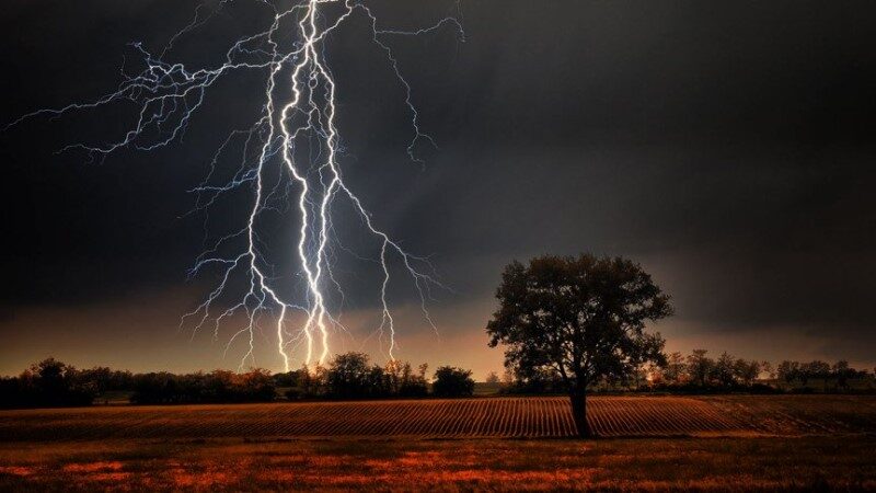 Click to enlarge lightning
