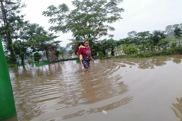 Click to enlarge flood