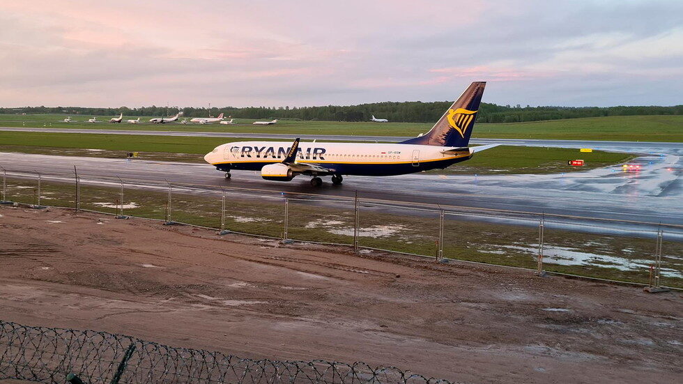 Click to enlarge belarus plane grounded protasevich