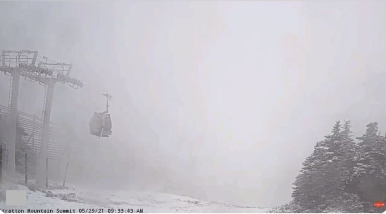 Click to enlarge Snow fell on Stratton Mountain in Vermont