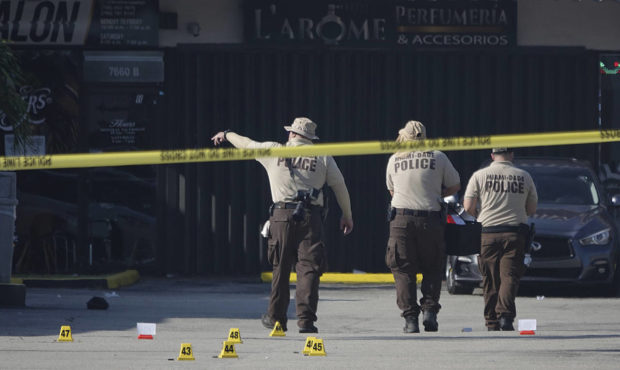 Police report 2 dead, 20+ injured in Florida banquet hall shooting
