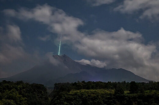 Click to enlarge Fireball over Mount Merapi Indonesia