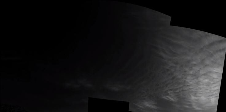 Click to enlarge noctilucent clouds on Mars
