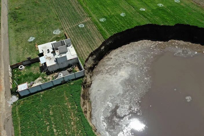 sinkhole Santa Maria Zacatepec mexico
