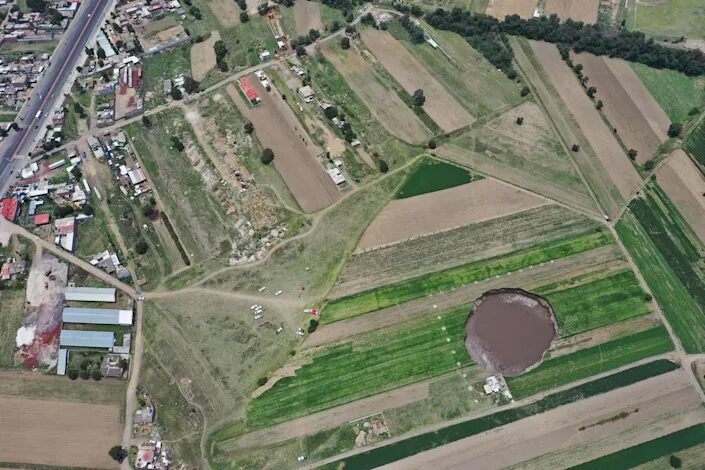 Click to enlarge sinkhole Santa María Zacatepec mexico