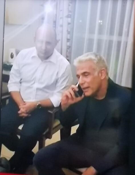Click to enlarge Yair Lapid calls Israeli president Rivlin naftali bennett