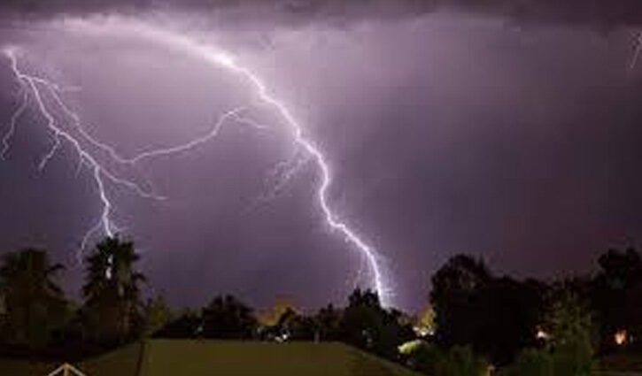 Click to enlarge lightning