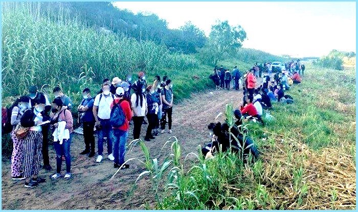 Click to enlarge Migrants Texas