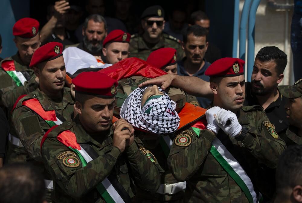 Click to enlarge funeral palestinian security officer shot israel