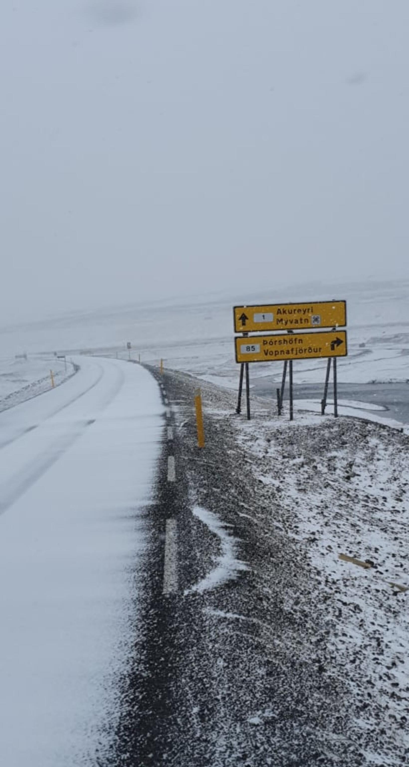 Click to enlarge Snow on Möðrudalsöræfi
