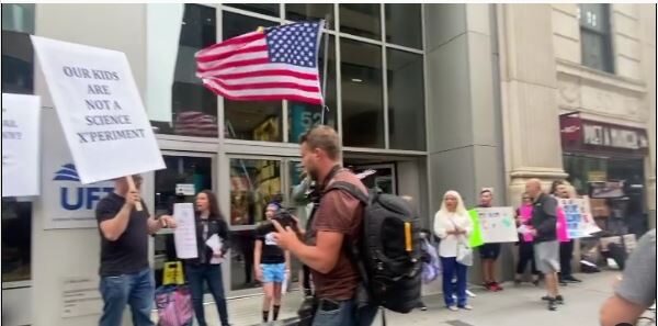 Click to enlarge jenna miller schools mask protest