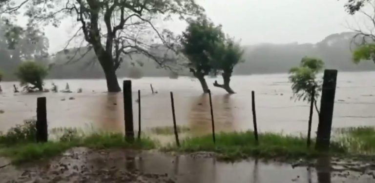 Click to enlarge Flooding along the Mala River in San Juan Guichicovi Oaxaca Mexico June 2021.