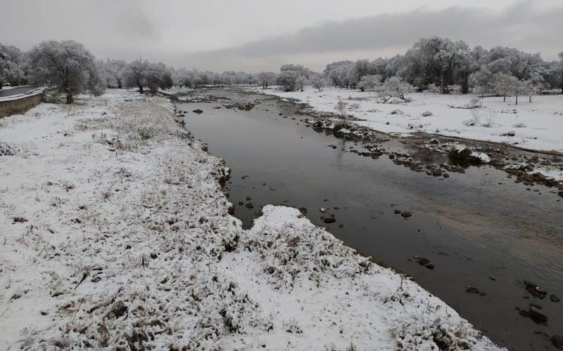 Click to enlarge Historic Argentina snow