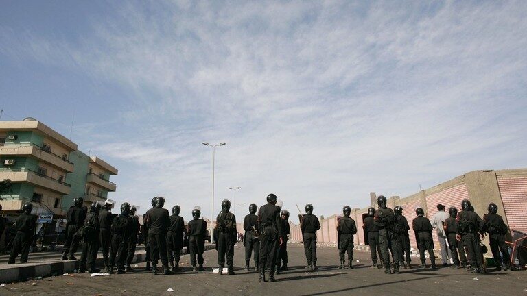 Click to enlarge africa police