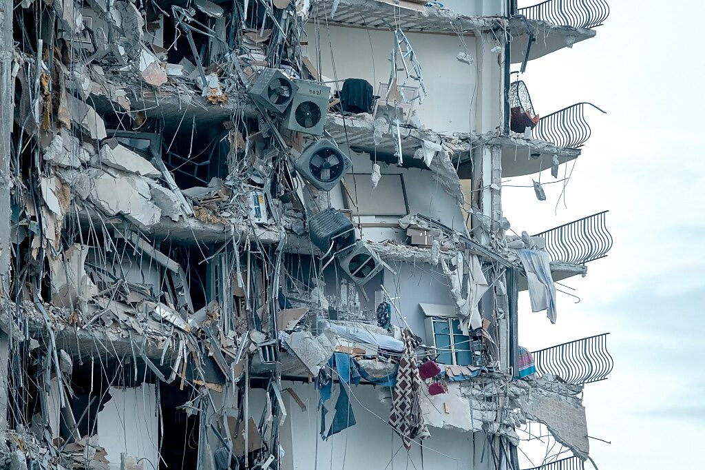 Click to enlarge miami apartment collapse