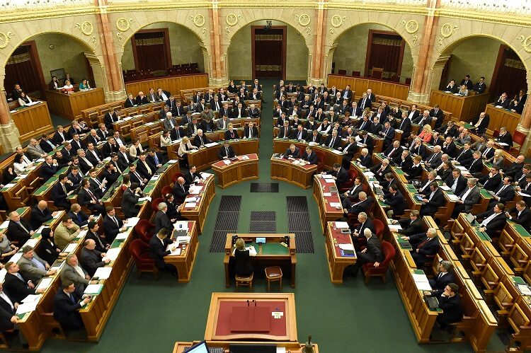 Click to enlarge Hungarian parliament