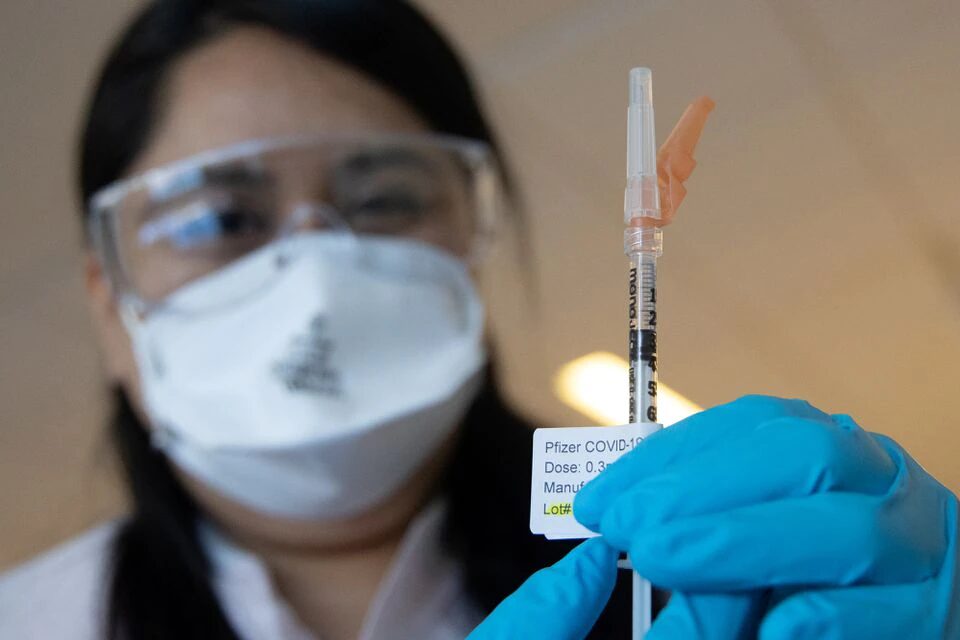 nurse mask pfizer vaccine