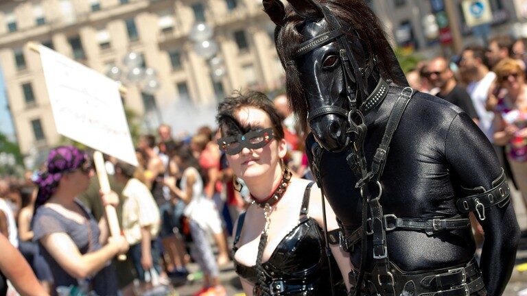 Click to enlarge bdsm parade