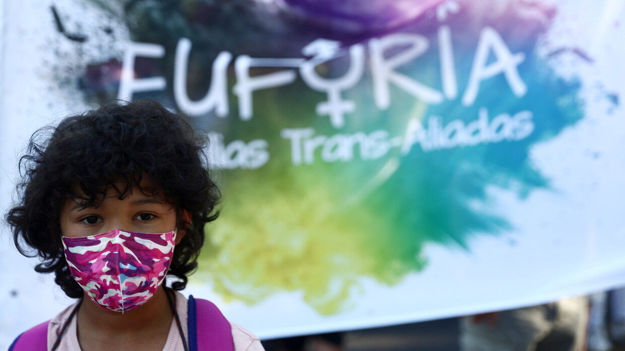 Click to enlarge spain transgender child