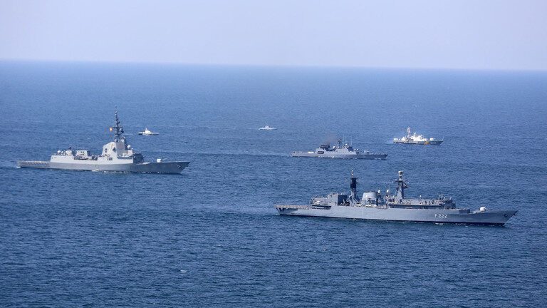 Click to enlarge boats navy military nato