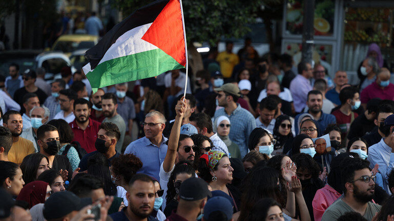 Click to enlarge protest against Palestinian Authority PA Abbas