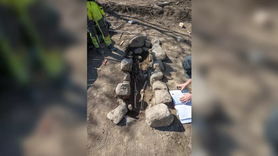 Click to enlarge viking twin burial