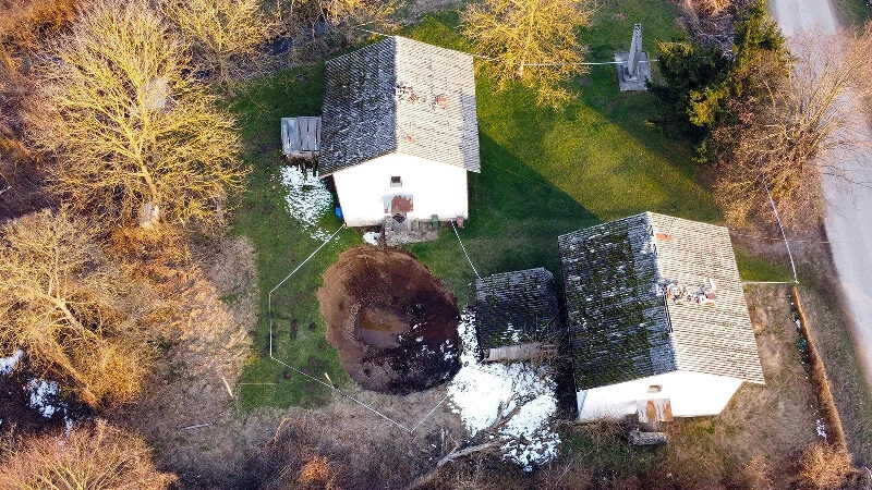 Click to enlarge sinkhole in NE croatia village -4