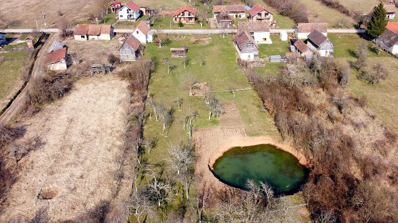 Click to enlarge sinkhole in NE croatia village -3
