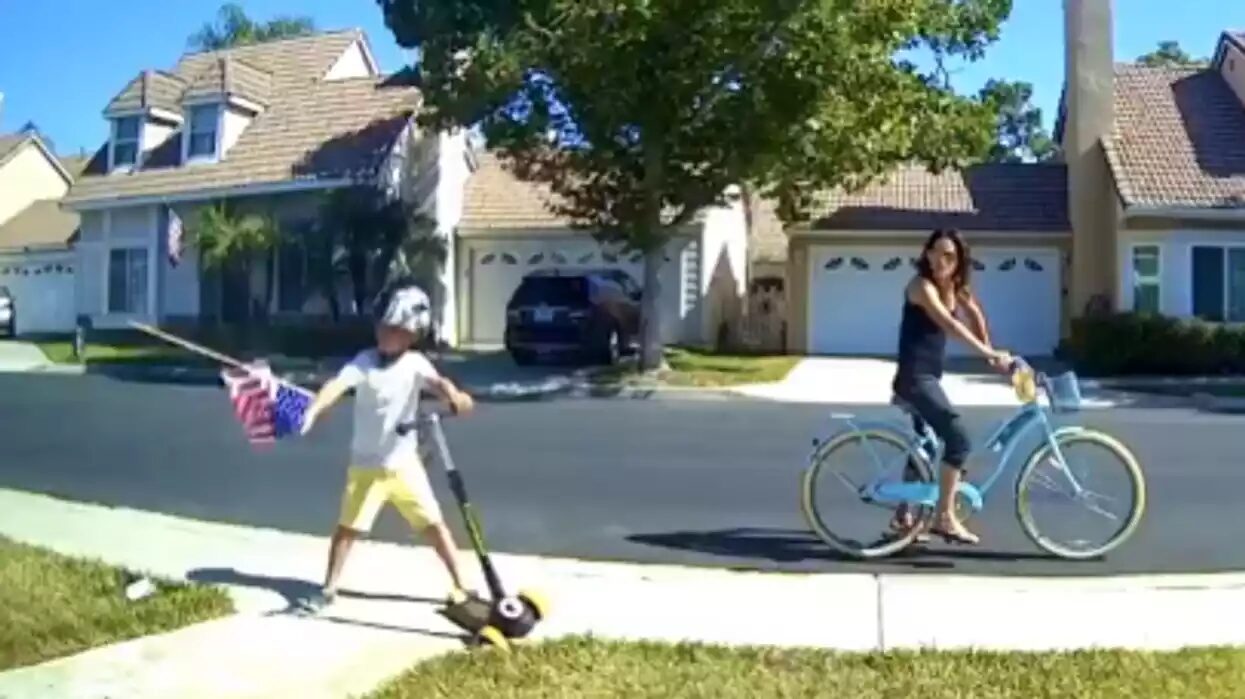 Click to enlarge kid desecrate flag