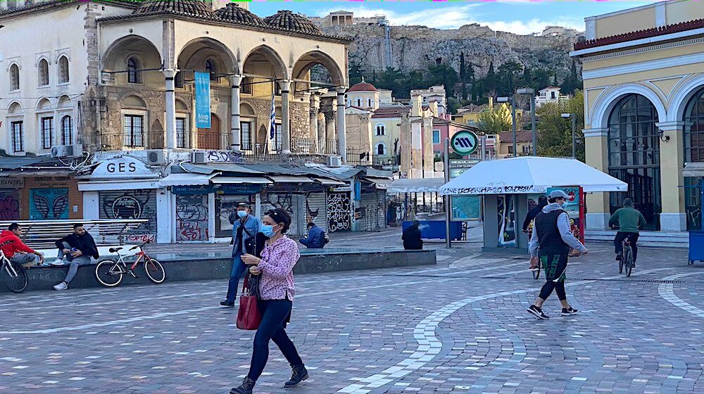 Click to enlarge greece town square