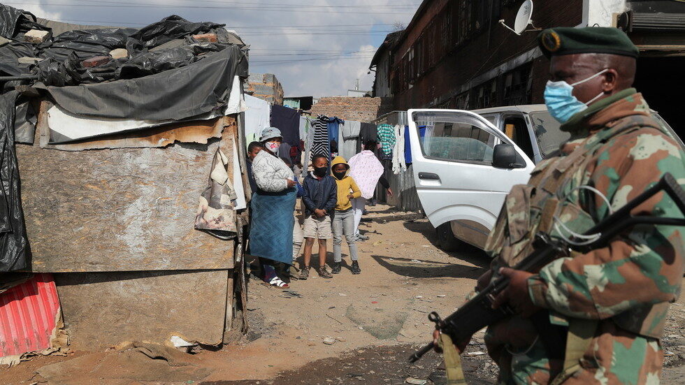 Click to enlarge paramilitary patrol south africa rioting zuma