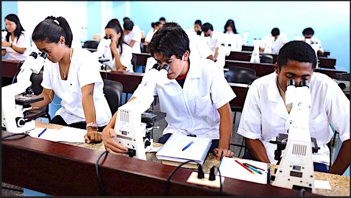 Med students Cuba