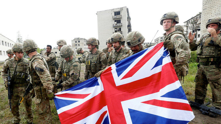Click to enlarge britain army flag