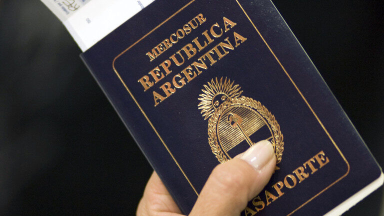 Click to enlarge argentina passport