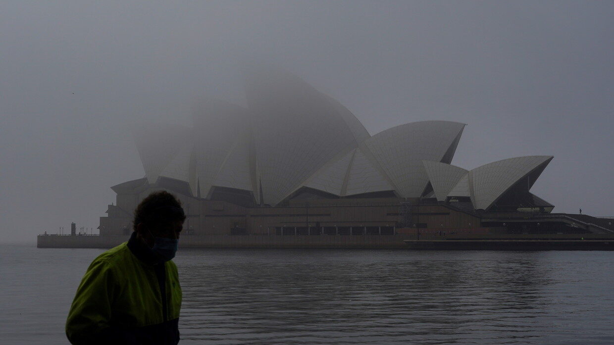 sydney opera house fog