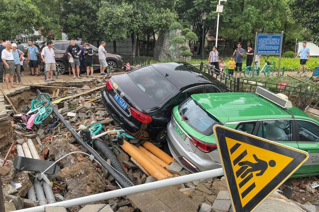 Click to enlarge Floods in Zhengzhou, China